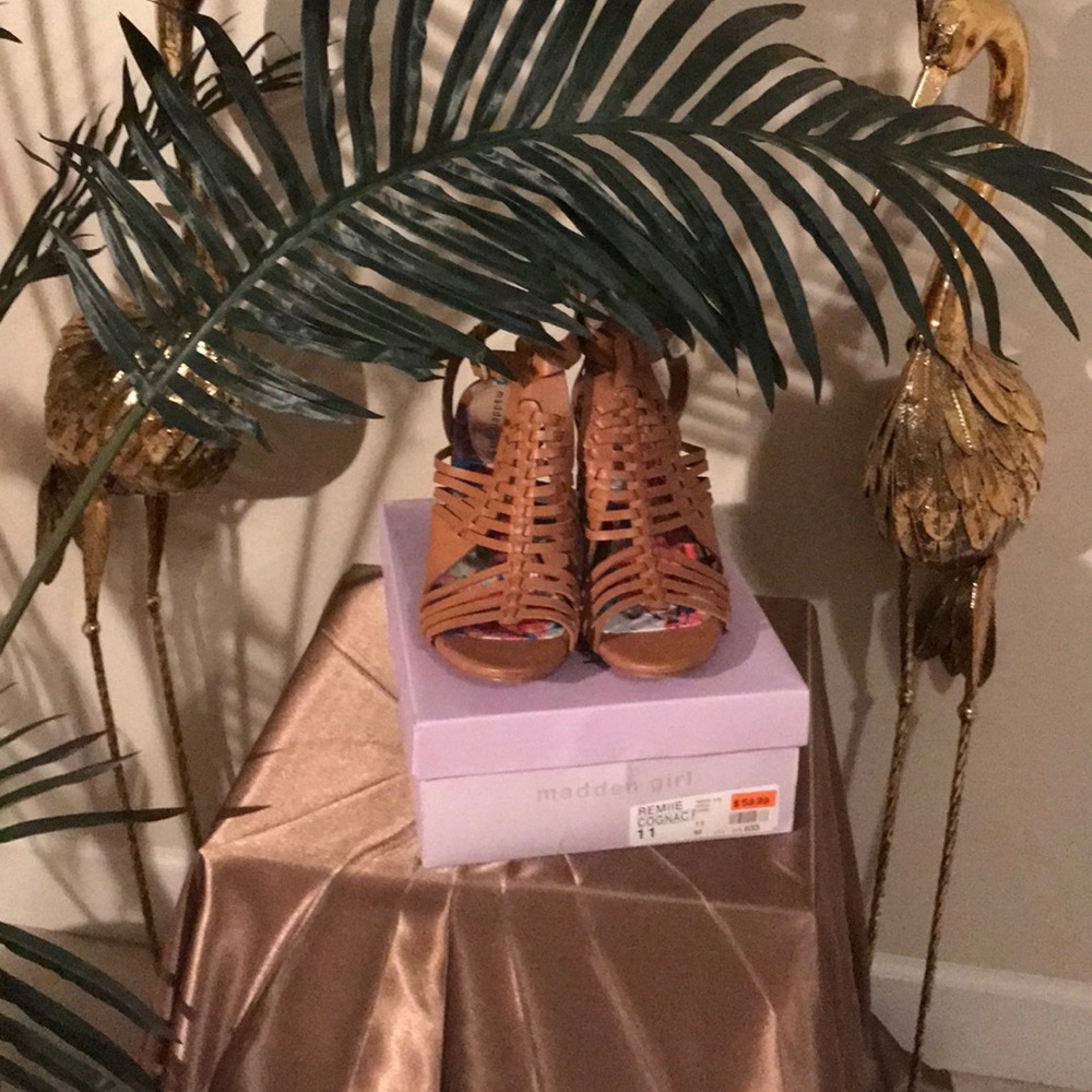 Madden Girl Sandals SZ 11